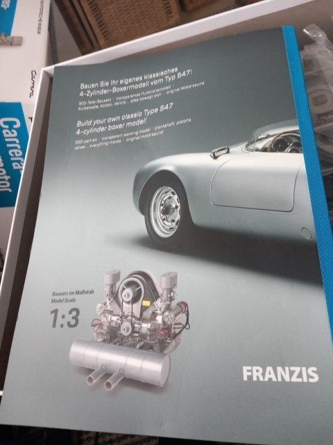 MODEL silnika Porsche 911 Carrera 547 4 cylindry boxer do złożenia 1:3