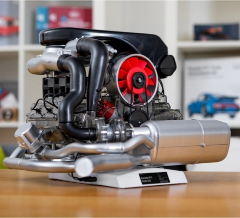 MODEL silnika Porsche 911 Turbo 6 cylindrów boxer - do złożenia Franzis 1:3