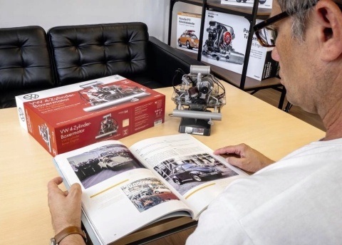 MODEL silnika VW Bus ogórek VW Beetle garbus 2 in 1 do złożenia 1:4