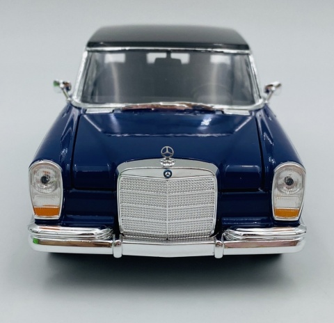 Mercedes-Benz 600 1963 model 24121 Welly 1:24 granatowy