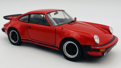 PORSCHE 911 Turbo 3.0 1974 model 24043 metal WELLY 1:24 czerwony