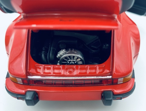 PORSCHE 911 Turbo 3.0 1974 model 24043 metal WELLY 1:24 czerwony