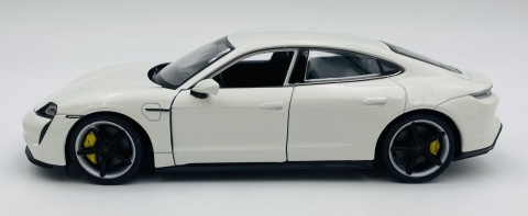 PORSCHE Taycan Turbo S model 24107 metal WELLY 1:24 biały