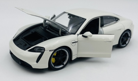 PORSCHE Taycan Turbo S model 24107 metal WELLY 1:24 biały