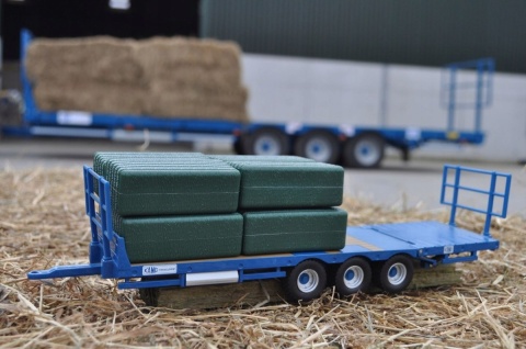 Przyczepa do słomy KANE 1:32 Britains 43218