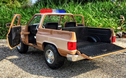CHEVROLET Blazer Stranger Thinks model JADA 1:24 CHEVROLET Blazer Stranger Thinks model JADA 1:24