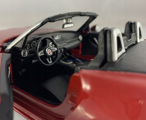 FIAT 124 Spider red model 1:24 Bburago 21083 FIAT 124 Spider red model 1:24 Bburago 21083