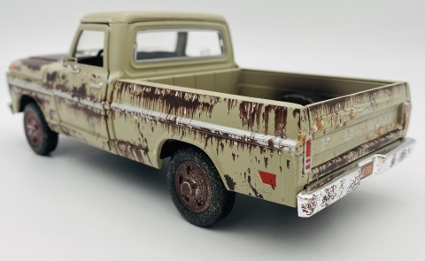 1972 Ford F-100 podrdzewiały 1:24 Motormax 79074 Weathered Treasures