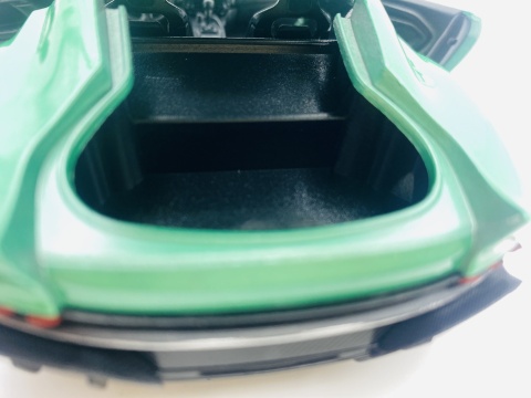 Aston Martin Valour metal model 24130 Welly 1:24