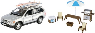 BMW X5 E53 2000 surfing z zestawem kempingowym 1:24 Motormax 79723