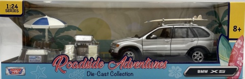 BMW X5 E53 2000 surfing z zestawem kempingowym 1:24 Motormax 79723