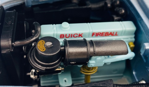 BUICK Roadmaster 1949 1:18 model Motormax 73116 jasny niebieski