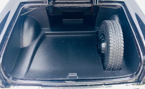 BUICK Roadmaster 1957 1:18 model Motormax 79008 czarny z czerwonym