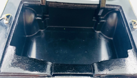 Chevrolet Impala 1960 tuning model 1:18 Motormax 79009 czarny z płomieniami