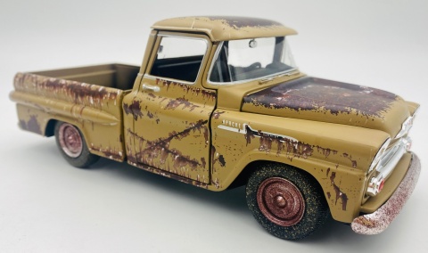 Chevy Apache Fleetside podrdzewiały 1:24 Motormax 79072 Weathered Treasures