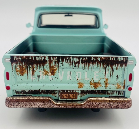 Chevy C10 Fleetside podrdzewiały 1:24 Motormax 79073 Weathered Treasures