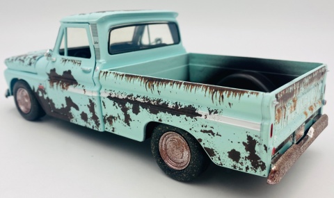 Chevy C10 Fleetside podrdzewiały 1:24 Motormax 79073 Weathered Treasures