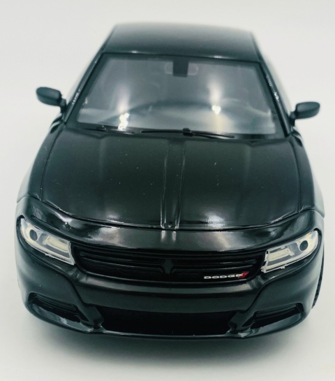 DODGE Charger SXT 2023 model 1:24 Motormax 79387 czarny