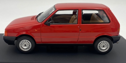 FIAT Uno (1983) model WB124257 METAL WhiteBox 1:24 czerwony