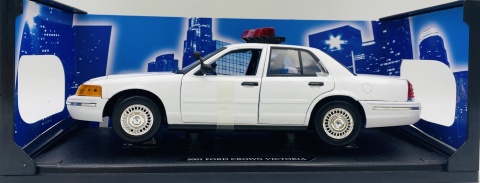 Ford Crown Victoria 2001 Interceptor światło / dźwięk 1:18 Motormax 73992