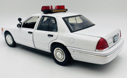 Ford Crown Victoria 2001 Interceptor światło / dźwięk 1:18 Motormax 73992