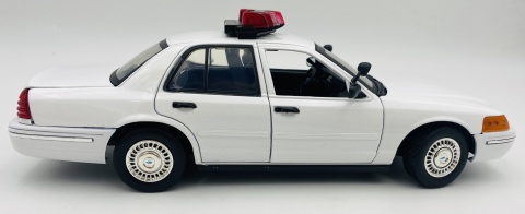 Ford Crown Victoria 2001 Interceptor światło / dźwięk 1:18 Motormax 73992