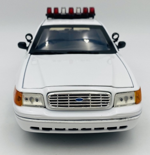Ford Crown Victoria 2001 Interceptor światło / dźwięk 1:18 Motormax 73992