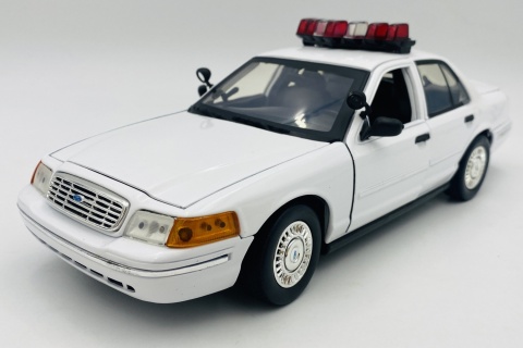 Ford Crown Victoria 2001 Interceptor światło / dźwięk 1:18 Motormax 73992