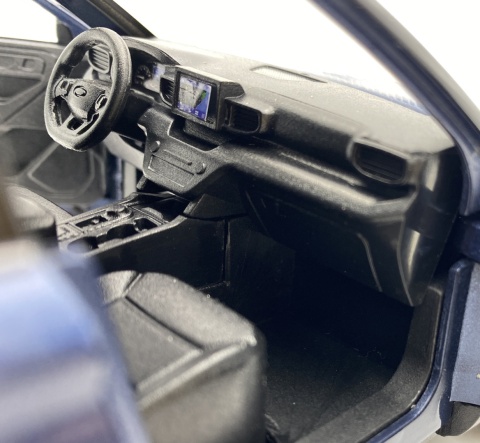 Ford Explorer XLT 2022 surfing z zestawem kempingowym 1:24 Motormax 79724