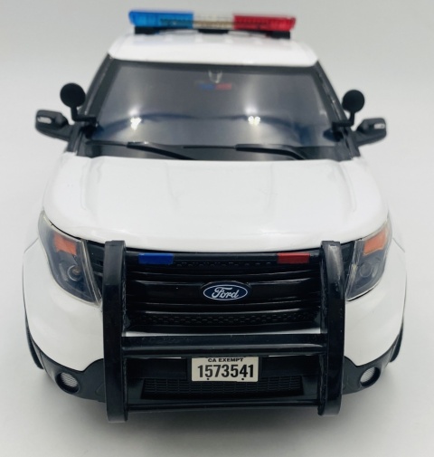 Ford Interceptor Police Utility 2015 światło / dźwięk 1:18 Motormax 73995