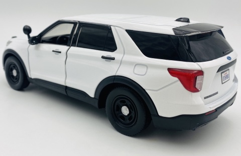 Ford Interceptor Police Utility 2022 Hybrid model 1:24 Motormax 76990