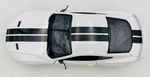 Ford MUSTANG GT 5.0 2018 model 1:24 Motormax 79352 biały
