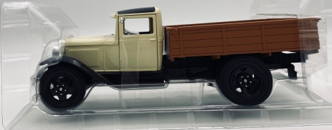 Ford Model AA 1931 1:24 Motormax 79377 beżowy