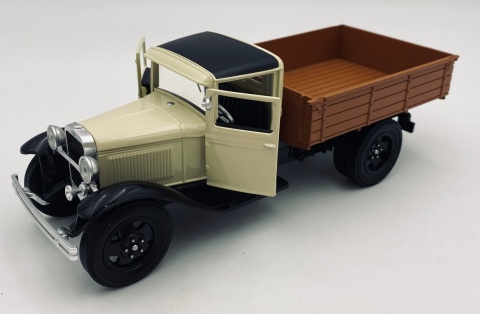 Ford Model AA 1931 1:24 Motormax 79377 beżowy
