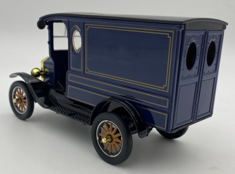 Ford Model T Paddy Wagon 1925 1:24 Motormax Platinum 79316 niebieski