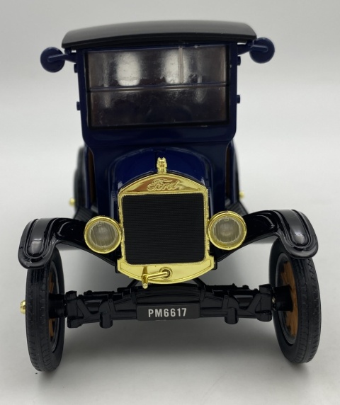 Ford Model T Paddy Wagon 1925 1:24 Motormax Platinum 79316 niebieski