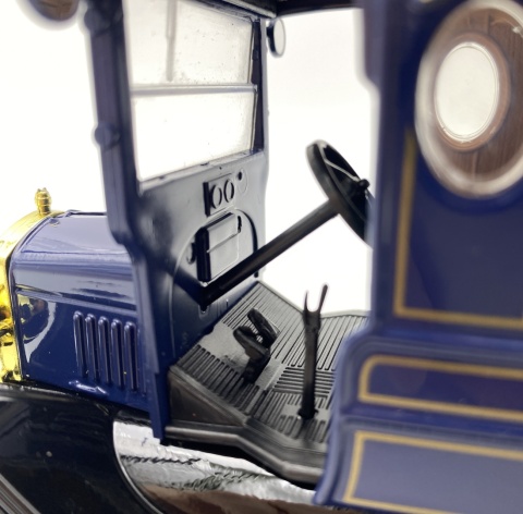 Ford Model T Paddy Wagon 1925 1:24 Motormax Platinum 79316 niebieski