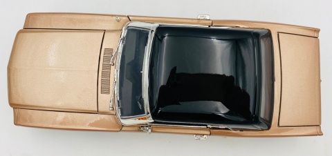 Ford Mustang 1/2 1964 1:18 model Motormax 73164 jasny brązowy