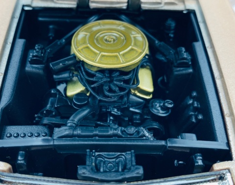 Ford Mustang 1/2 1964 1:18 model Motormax 73164 jasny brązowy