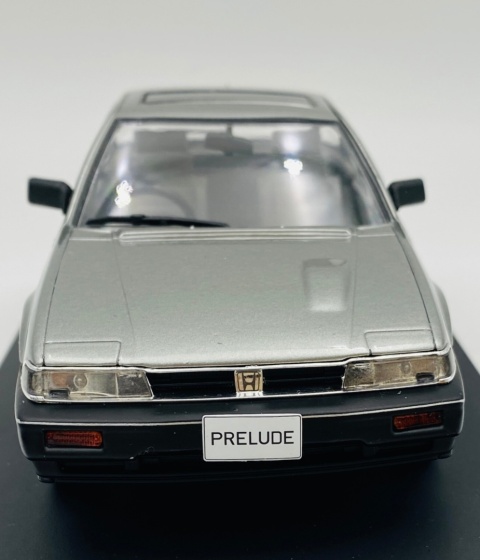 HONDA Prelude 1985 model 124258 WhiteBox 1:24 jasny szary
