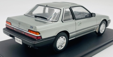 HONDA Prelude 1985 model 124258 WhiteBox 1:24 jasny szary