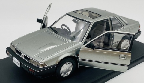 HONDA Prelude 1985 model 124258 WhiteBox 1:24 jasny szary
