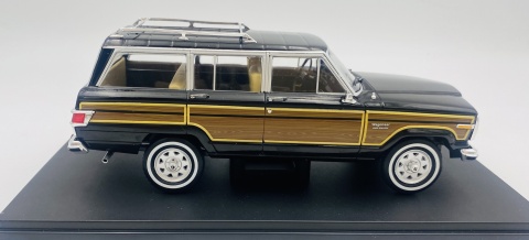 JEEP Grand Wagoneer 1981 model WB124260 METAL WhiteBox 1:24 czarny