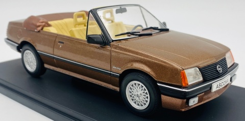 Opel Ascona C Cabrio 1985 model 124255 WhiteBox 1:24 brązowy