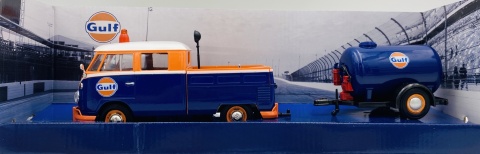 VW Type 2 T1 Delivery Van + oil tanker GULF model 1:24 Motormax 79610