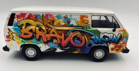VW Type 2 (T3) Transporter 1:24 Motormax 79599 grafifiti