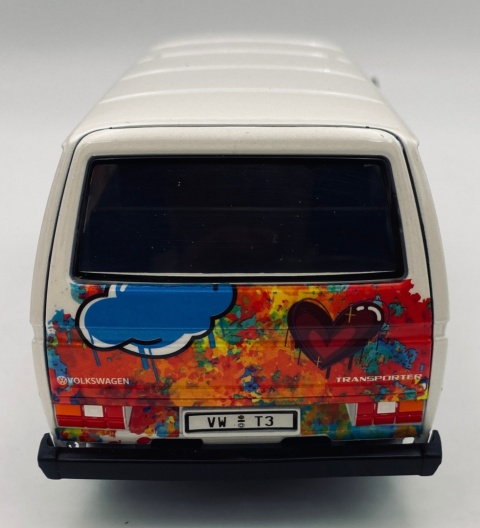 VW Type 2 (T3) Transporter 1:24 Motormax 79599 grafifiti