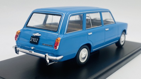 WAZ 2102 Łada Lada 1200 Żiguli Żyguli model 124262 WhiteBox 1:24 niebieski
