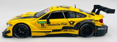 BMW M4 DTM #16 DTM Deutsche Post światło dźwięk model METAL 1:24 MSZ 68256