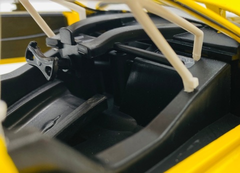 BMW M4 DTM #16 DTM Deutsche Post światło dźwięk model METAL 1:24 MSZ 68256